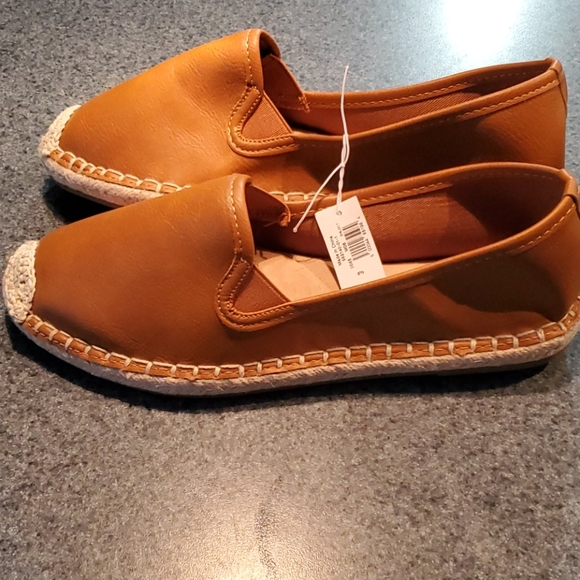 NWT Old Navy slides - Picture 2 of 4